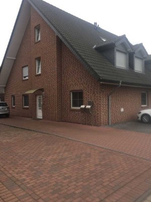Neuwertige EG-Wohnung mit dreieinhalb Zimmern sowie Terrasse. Garten und EBK in Xanten