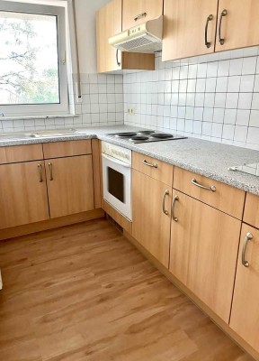 Sehr schöne helle 2- XL Zimmer -EG-Wohnung mit EBK und Balkon in Tauberbischofsheim