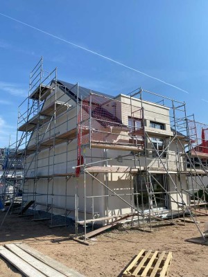 Neue Doppelhaushälfte (Niedrigenergiehaus) mit gehobener Innenausstattung und EBK in Stutensee