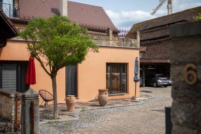 Suche Nachmieter für  6-Zimmer-Penthouse-Wohnung mit luxuriöser Innenausstattung mit EBK in Uehlfeld