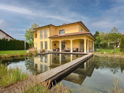 *Wohlfühloase - Traumhaftes Einfamilienhaus mit Naturschwimmteich in ruhiger Wohnlage*