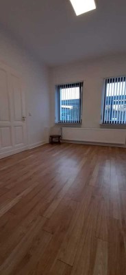 RENOVIERT | EBK | STELLPLATZ | GARTEN | ZOB