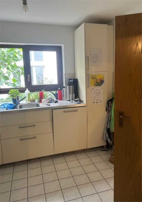 3-Zimmer Wohnung mit Balkon, Einbauküche und Stellplatz