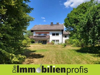 1363 -  Hof: Einfamilienhaus mit ELW in bester Lage