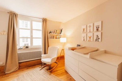 Modernes Wohnen im Zentrum – sanierte Eigentumswohnung mit Terrasse und Tiefgaragenstellplatz