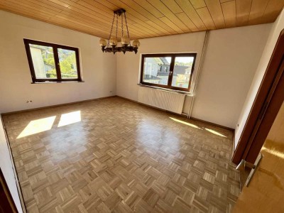 Helle 4-Zimmer-Erdgeschosswohnung mit EBK in Angelburg-Lixfeld