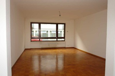 Schöne 3-Zimmer-Wohnung (Hochparterre) mit Balkon in Ratingen-Mitte