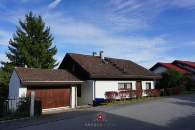 *Viechtach - Bayerischer Wald* Gemütliches Wohnhaus mit ELW in herrlicher Rand- und Aussichtslage