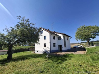 EFH mit ca. 1.200 m² Grd. in sehr ruhiger Randlage von Landau a.d. Isar, bezugsfrei, teilsaniert