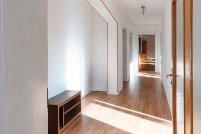 4-Zimmer-Wohnung mit Balkon & Garten – ideal für WG oder Paar