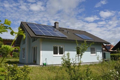 Haus - Niedrigenergiehaus mit 77 m² – ideal für Paare oder Familien mit maximal einem Kind, inkl. Photovoltaik und Solaranlage!