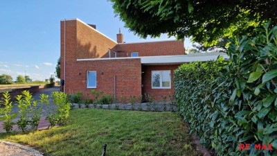 Blick in die Leinemasch: 2-Familienhaus in Harkenbleck! Garage, PV-Anlage uvm.