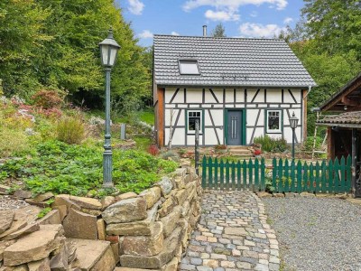 Direkt einziehen: Komplett saniertes Fachwerkhaus – Ihre Oase in Gummersbach-Hagen