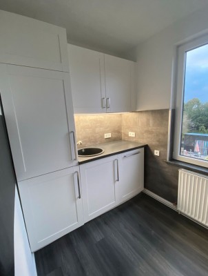 2 Zimmer Wohnung, an Einzelperson, Einbauküche