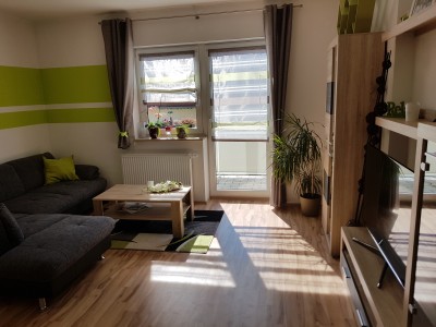 Komplett möblierte 2-Zimmer-Wohnung mit Balkon und Kfz.-Stellplatz