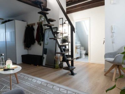 Vollständig renovierte 1,5-Zimmer-Maisonette-Wohnung mit Einbauküche in Overath Heiligenhaus