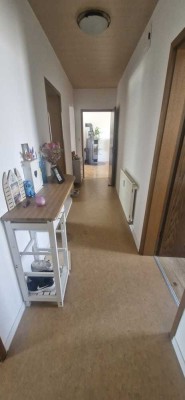 Modernisierte 3-Raum-Erdgeschosswohnung mit Balkon und EBK in Ralingen-Olk-54310