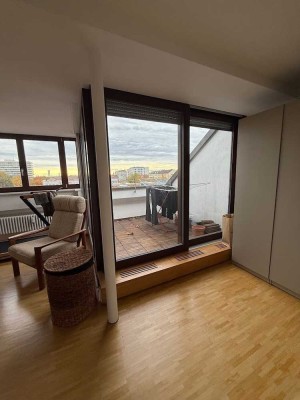 Großzügige 2-Zimmer-Wohnung mit Dachterrasse und Galerie in Sendling-Westpark