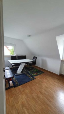 Helle 2 Zimmer Wohnung zur Miete – für 4 Monate (max. 2 Personen)