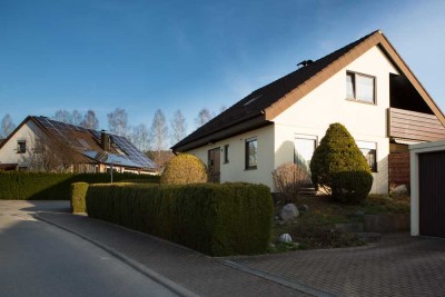 Helle 2-Zimmer-Whg. mit Einbauküche, Garage und Balkon