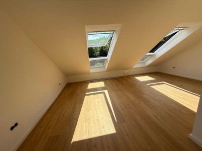 Neugründung Erstbezug 3er-Frauen-WG (ganzes Haus) mit Terrasse und großem Garten in bester Lage