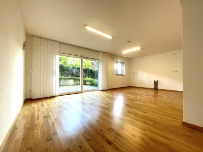 *Gepflegtes Appartement mit Terrasse  und  Außenstellplatz*