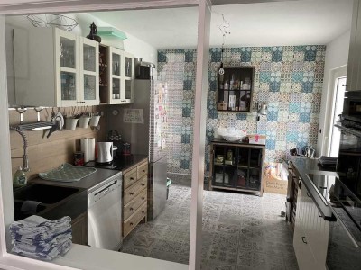 Schöne und modernisierte 4-Zimmer-Wohnung mit geh. Innenausstattung und EBK in Mülheim an der Ruhr