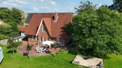 Familienidyll mit Gästehaus, großem Garten & Elbnähe in ruhiger Lage von Hollern-Twielenfleth