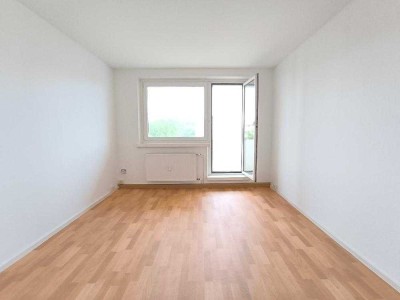 Sanierte 3-Raum-Wohnung mit Südbalkon - ab sofort !