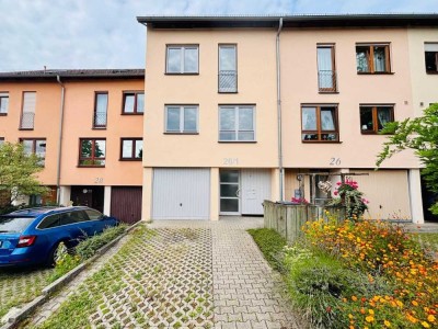 Ankommen. Wohlfühlen. Zuhause sein. Großes Reihenhaus in ruhiger Lage