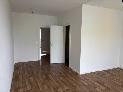 Renovierte 3- Zimmer Wohnung ab sofort