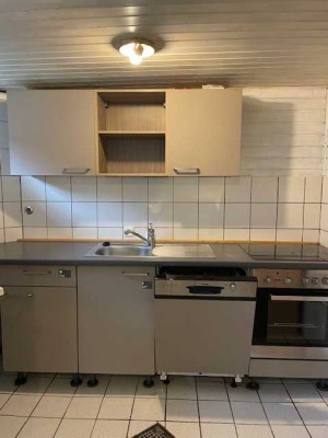 Bitte nur Mailanfragen: Gemütliche 2-Zimmer Wohnung im Souterrain