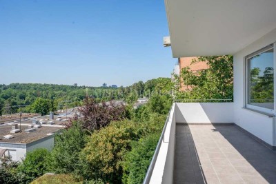 Modernisierte Drei-Zimmer-Wohnung mit Balkon in S-Hoffeld