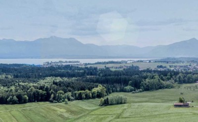 SPEKTAKULÄRER VIERSEITHOF IN IDYLLISCHER PARKLANDSCHAFT MIT BERGBLICK