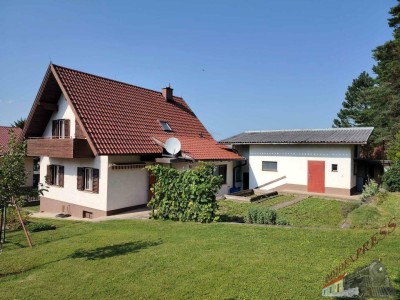 Einfamilienhaus mit großem Grundstück (2 Parzellen) wartet auf nette Familie! ca. 45min nach Wien!