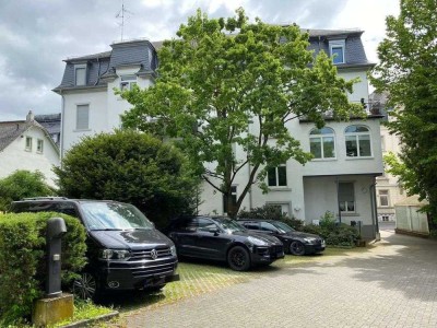 1 Zimmer-Altbauwohnung in super zentraler Lage!
