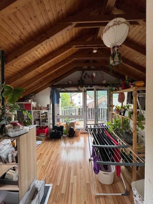 Modernisierte Wohnung mit zwei Zimmern und Balkon in Reutlingen