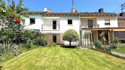 Traumhaftes, renovierungsbedürftiges Familiendomizil mit schönem Garten im Herzen von Friedberg