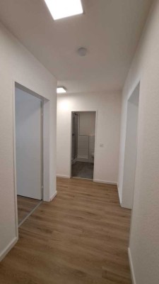 Sanierte 3 Z. Dachgeschosswohnung mit Dachterasse