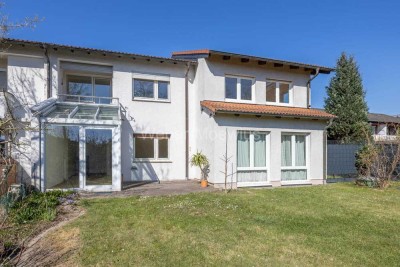 Lichtdurchflutetes Eigenheim mit Einliegerwohnung, Garage, Carport und Garten