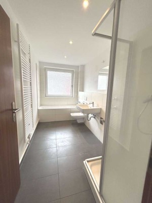 Sanierte 2-Zimmer-Wohnung mit Dusche + Wanne und Balkon