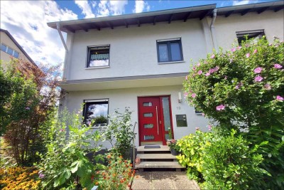 Sehr gepflegtes REH mit vielen Möglichkeiten! Garage und Stellplatz!