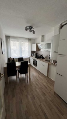Schöne 2 Zimmer-Wohnung mit Balkon zu vermieten