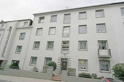 Zentrale, renovierte und geräumige 2,5-Zimmer Wohnung sucht neuen Mieter
