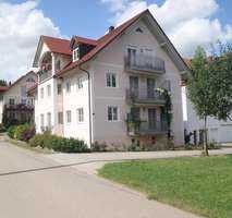 Das Glück hat ein Zuhause große Wohnung in dörflicher Idylle