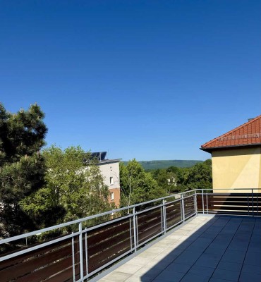 Geschmackvolle 4-Zimmer-Penthouse-Wohnung mit großer Sonnenterrasse in Wiesbaden