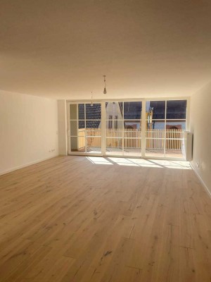 Helle, großzügige 3-Zimmer-Wohnung mit Balkon und EBK