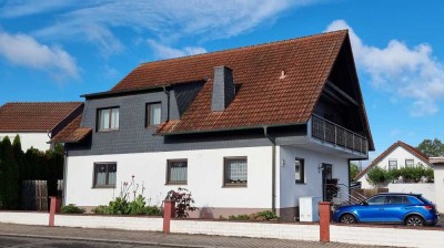 Sehr gepflegtes Einfamilienhaus mit großem Grundstück, vermietetem 2FH, Garage und Werkstatt