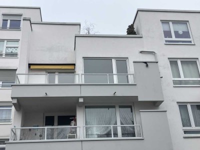 Erstbezug nach Sanierung mit Balkon und EBK: Exklusive 3-Raum-Wohnung in Ottobrunn