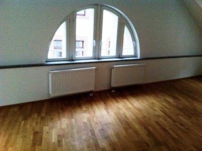 Mz., traumhaft wohnen im Herzen der Altstadt, 2 ZiKÜBB im DG, ca. 92 qm